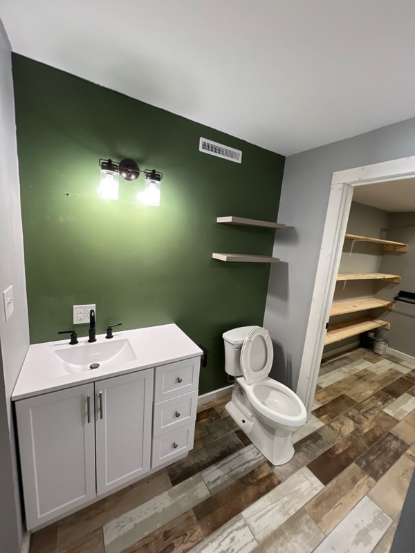 Building Photo - 383 Stewart Rd N