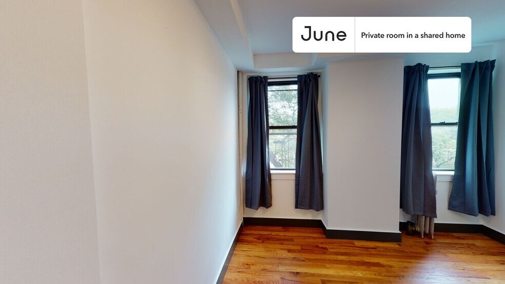 Building Photo - Private bedroom in 5 bed/2 bath Home
