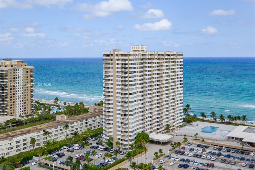 Building Photo - 1950 S Ocean Dr