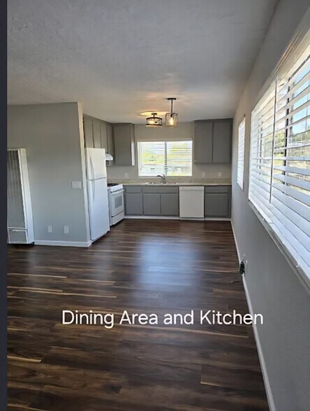 Building Photo - 7446 N Judson St