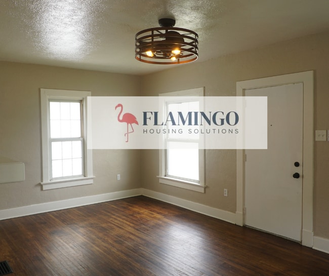 Building Photo - Charming 2 Bedroom, 1 Bath Home – Refinish...