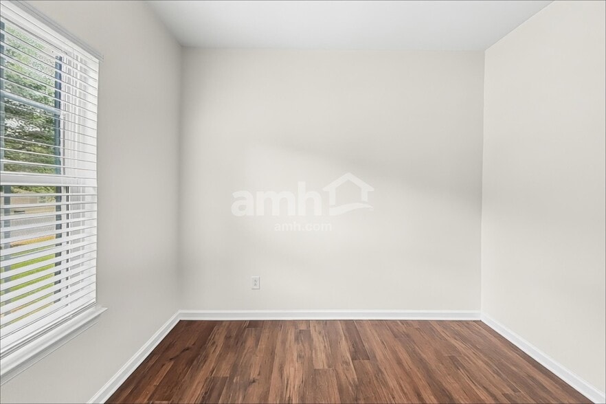 Building Photo - 7923 Suttonview Dr
