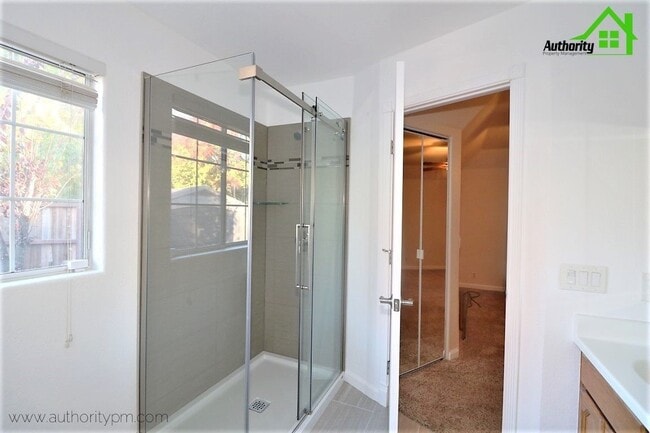 Building Photo - 1708 Gold Hills Dr