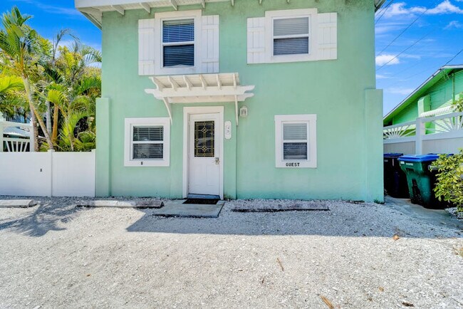 Building Photo - 103 4th St S