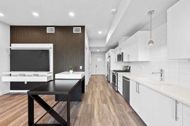 Building Photo - 4004 Banister Ln