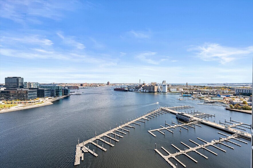 Building Photo - 100 Harborview Dr