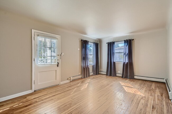 Building Photo - Spacious 4 Bed | 2 Bath Home Near Sloan’s ...