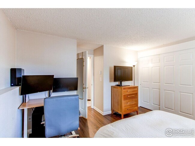 Building Photo - 925 Columbia Rd