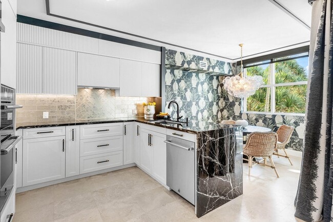 Building Photo - 3700 S Ocean Blvd