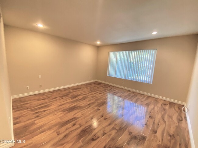 Building Photo - 850 Rim Crest Dr