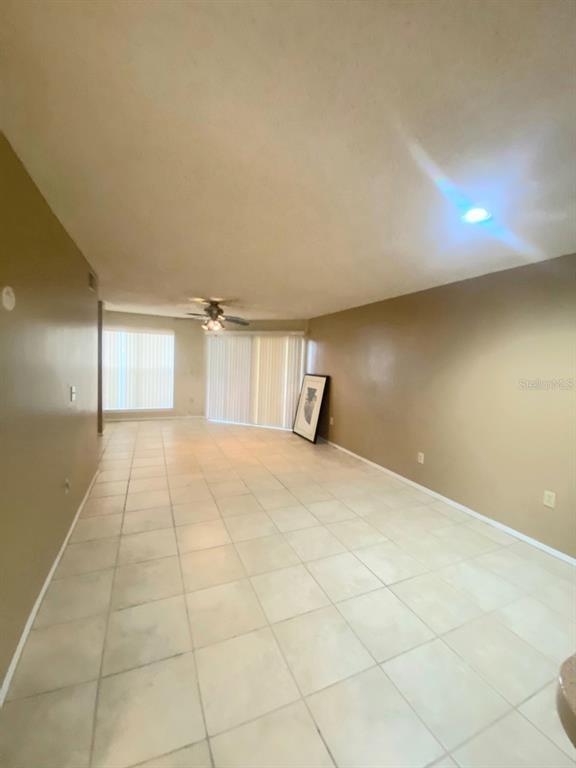 Building Photo - 10020 Strafford Oak Ct