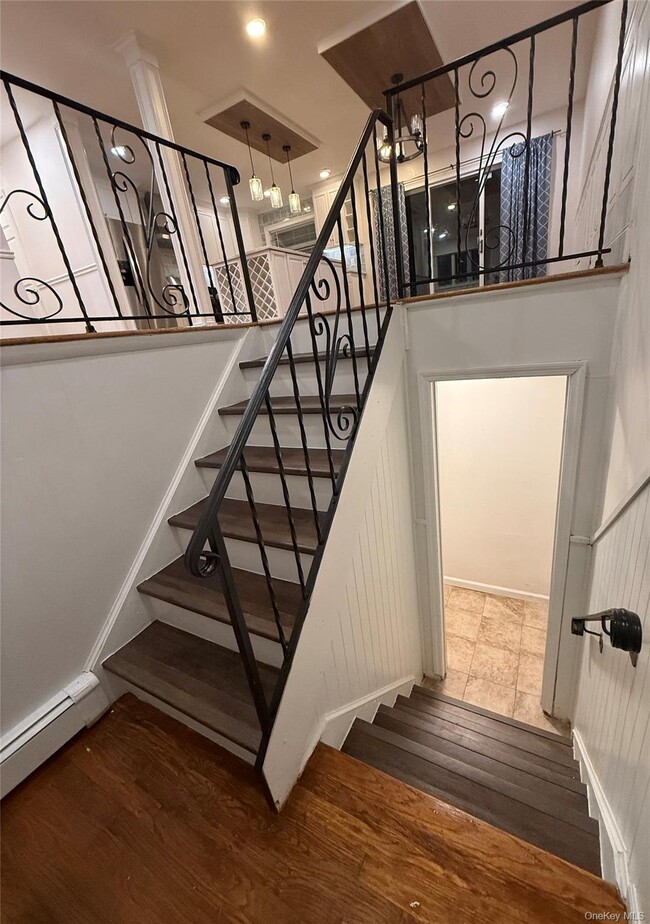 Building Photo - 1671 Claas Ave