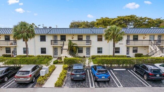 Building Photo - 3020 Florida Blvd