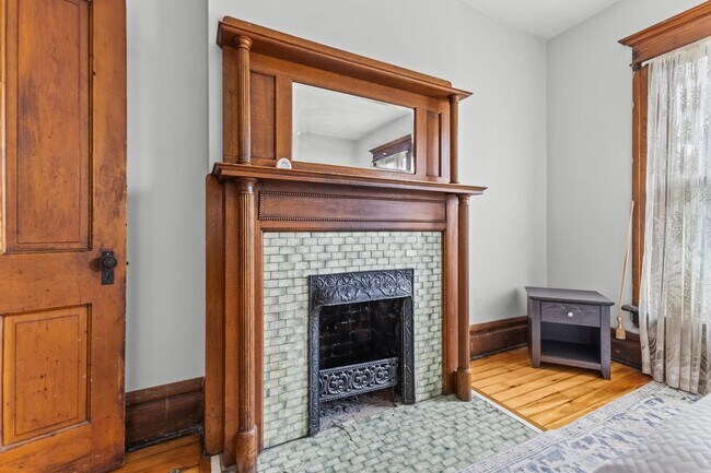 Building Photo - 67 E 1st Ave