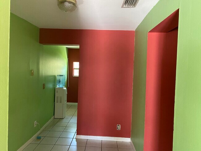 Building Photo - 2374 Sunrise Dr