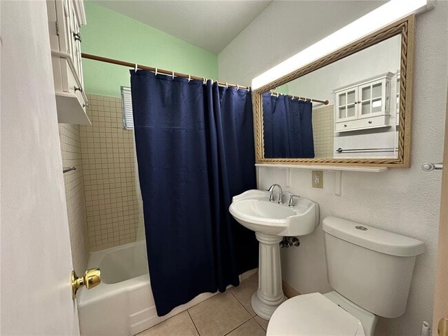 Building Photo - 3340 Normandy Dr