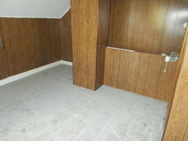 Building Photo - Spacious 1-Bedroom, 1-Bath Unit – 1,000 Sq...