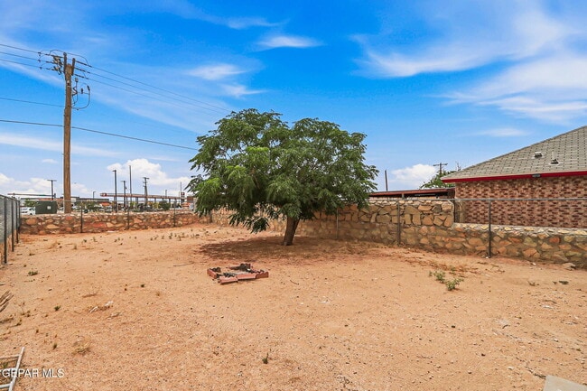 Building Photo - 12320 Robert Dahl Dr