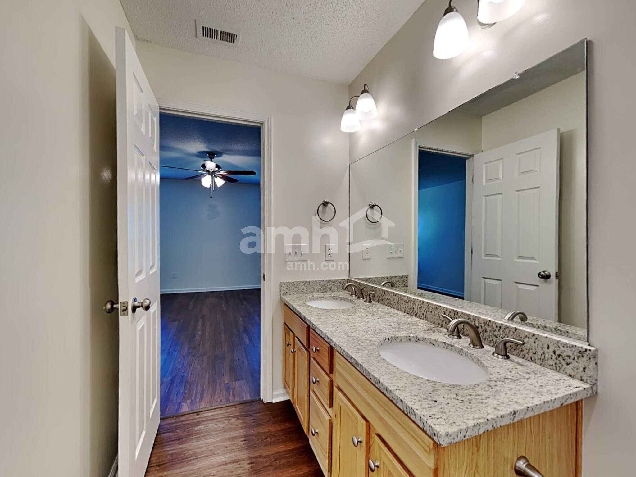 Building Photo - 3010 Kinswood Ln