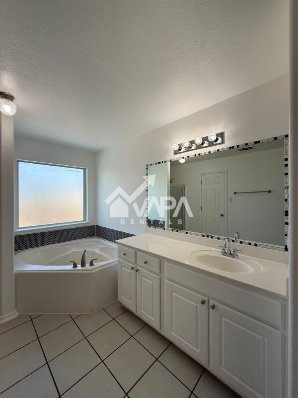 Building Photo - 5626 Red Canyon