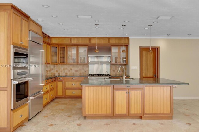 Building Photo - 6630 SW 102nd St