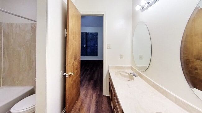 Building Photo - 8722 Pecan Tree Dr