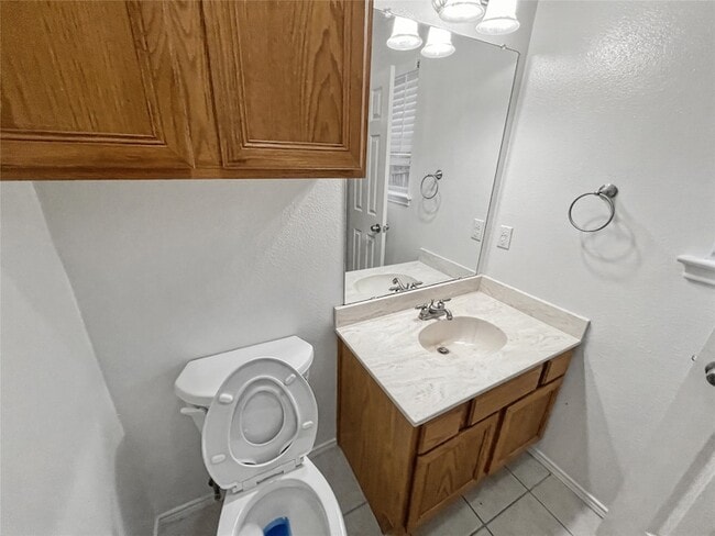 Building Photo - 611 Mariposa Dr