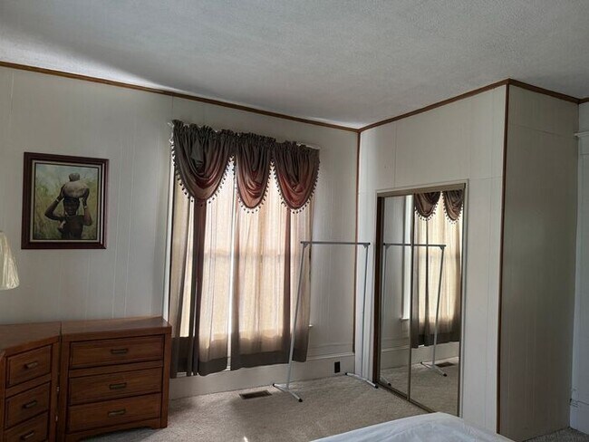 Building Photo - 3 Bedroom Home w/Large Kitchen - Section 8 Welcome & Pets Negotiable Ready, Set, Move