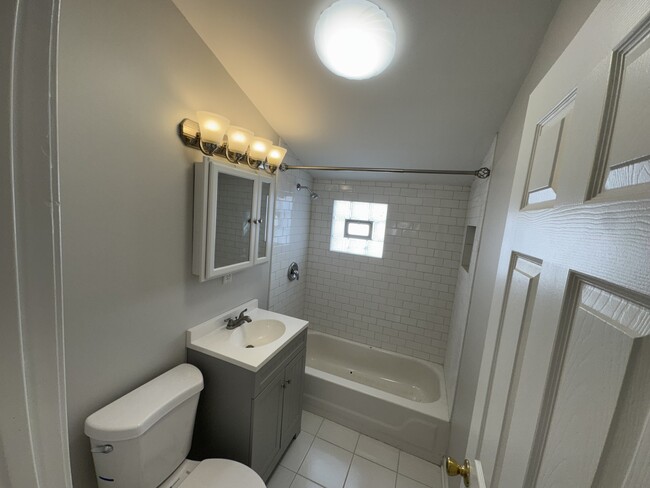 Building Photo - 1461 W 114th Pl