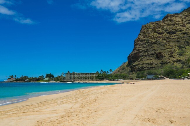 Building Photo - Makaha Valley Towers