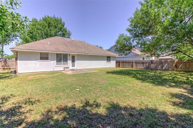 Building Photo - 1908 Quail Valley Dr