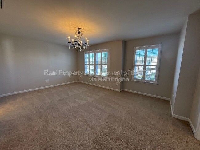 Building Photo - 5012 Shorthorn Way