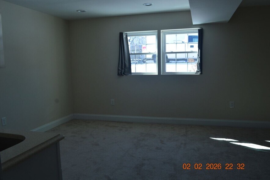 Building Photo - 1636 Gibbons Rd