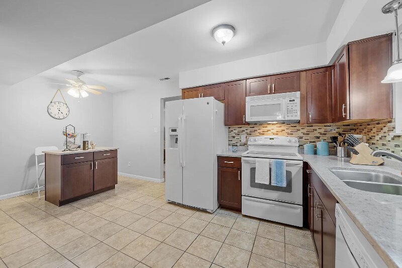 Building Photo - 1748 Moonstone Dr