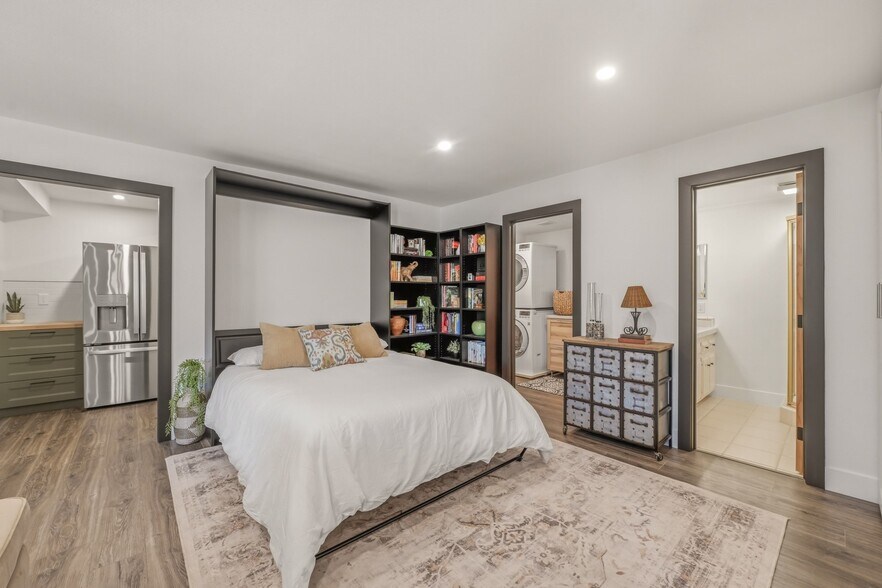 Building Photo - 234 Spanish Spur