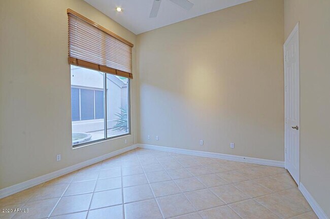 Building Photo - 9311 E Cavalry Dr