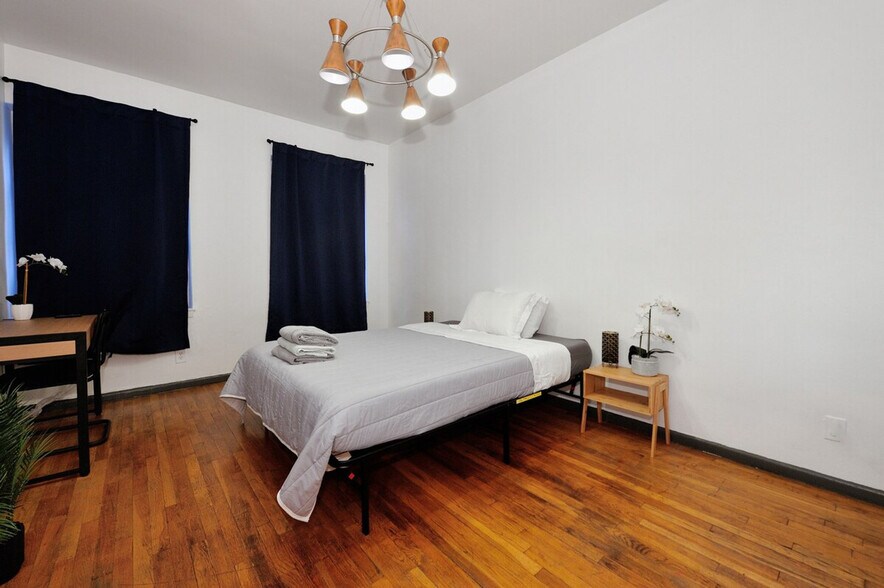 Building Photo - 474 9th Ave