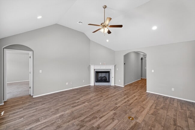 Building Photo - 4018 S 14th Pl