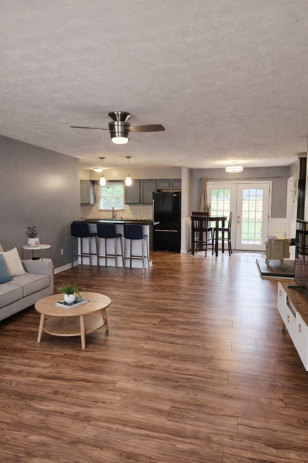 Building Photo - 939 Cambridge Dr