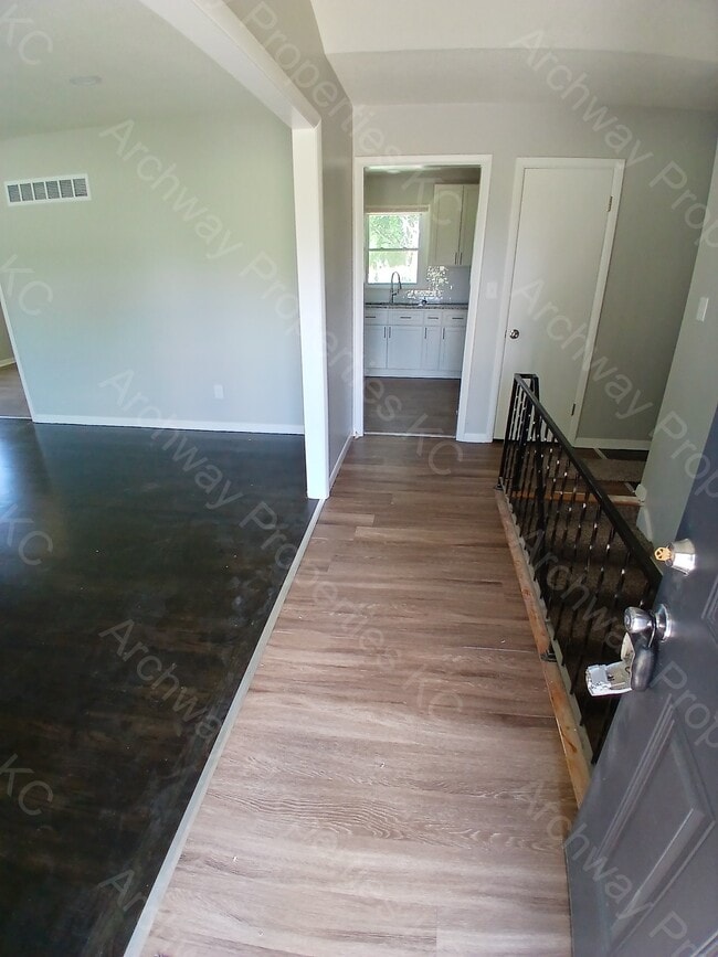 Building Photo - 5103 Long Dr