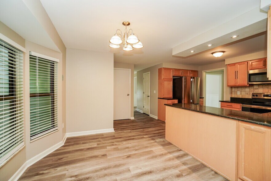 Building Photo - 12143 Twincreek Dr