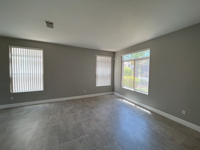 Building Photo - Stunning 2 story, 5-bedroom home in Rhodes Ranch