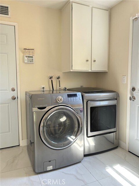 Building Photo - 14851 Devonshire Ave