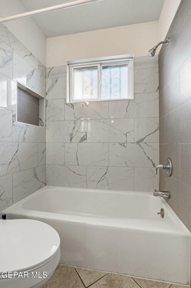 Building Photo - 10837 Gemstone St