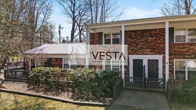 Building Photo - 6 Dogwood Ct