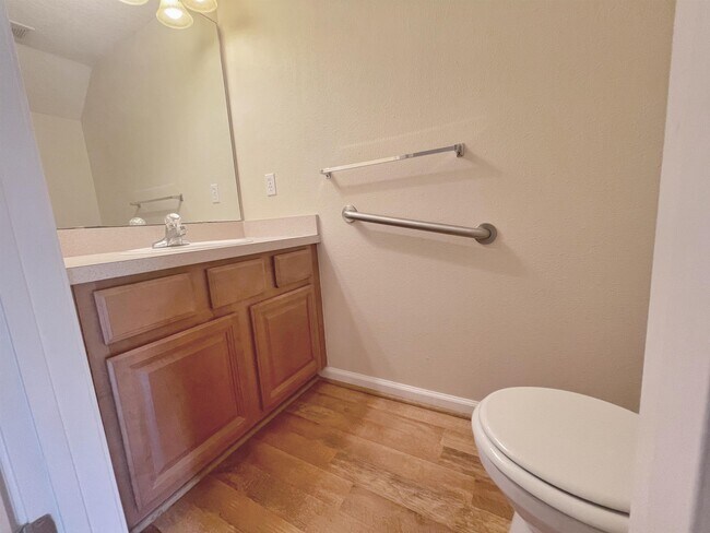 Building Photo - 374 Scrub Jay Dr