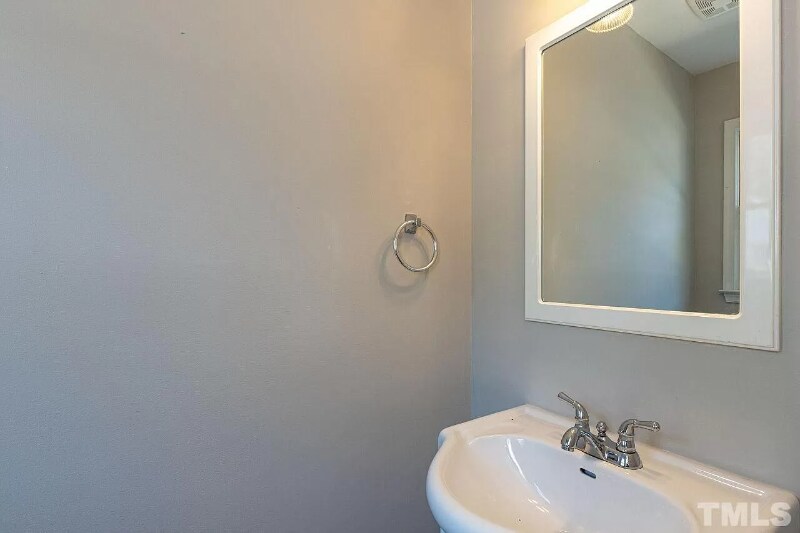 Building Photo - 4320 Bona Ct