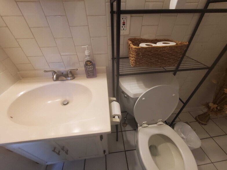 Building Photo - 3 Dean Ave