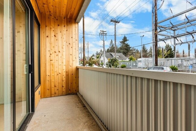 Building Photo - 7480 N Delaware Ave