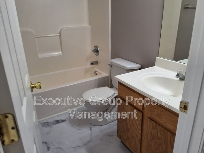 Building Photo - 103 Kenilworth Ct